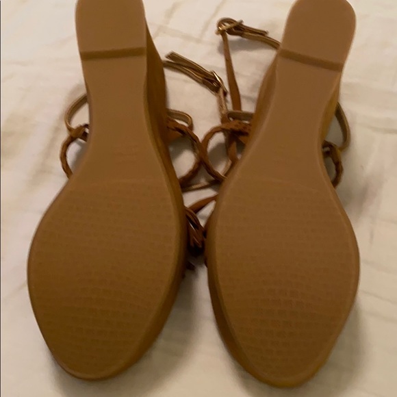 Stuart Weitman shoes size 8. Never worn - Picture 4 of 4